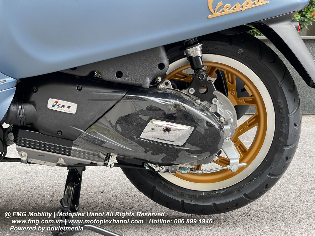 Mẫu Vespa Sprint Officina 8 2025 sử dụng động cơ i-Get thế hệ mới tiết kiệm nhiên liệu 2,4 lit/100km.