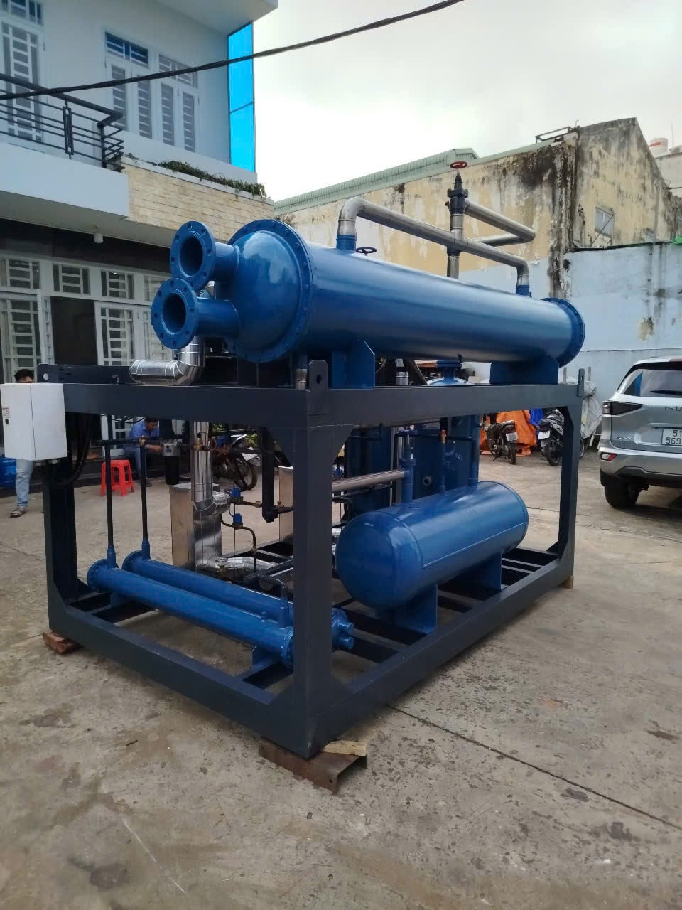 SỰ KHÁC NHAU GIỮA MÁY NÉN LẠNH CÔNG NGHIỆP VÀ MÁY LẠNH DÂN DỤNG