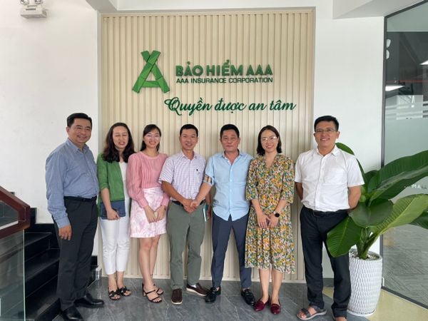 Tổng Giám đốc Thế Giới Bảo Hiểm Online Nguyễn Quang Huy họp mặt hợp tác với Đại diện công ty Bảo Hiểm AAA