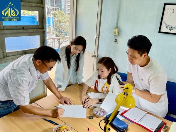 HỌC THIẾT KẾ TRANG SỨC CÓ CẦN NĂNG KHIẾU KHÔNG?