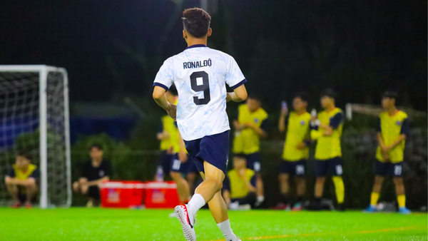 Đặt tên áo bóng đá hài hước: RonalĐộ