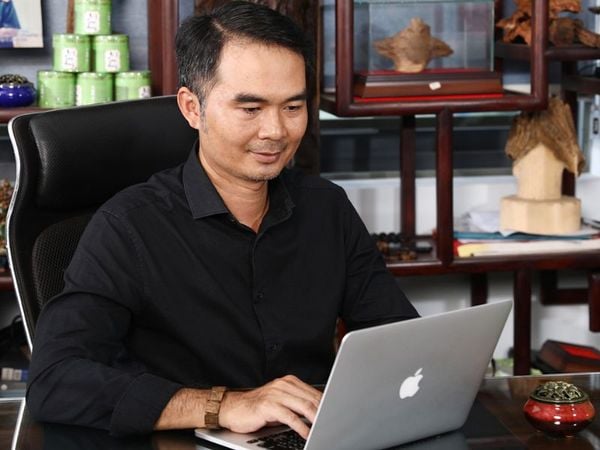 vòng đeo tay trầm hương nam thương hiệu Sao Việt