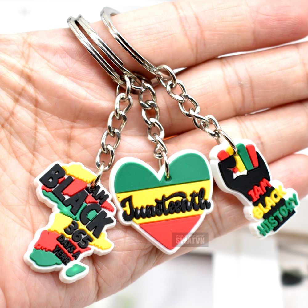 LỢI ÍCH KHI CHỌN GIA CÔNG MÓC KHÓA QUẢNG CÁO BẰNG CAO SU