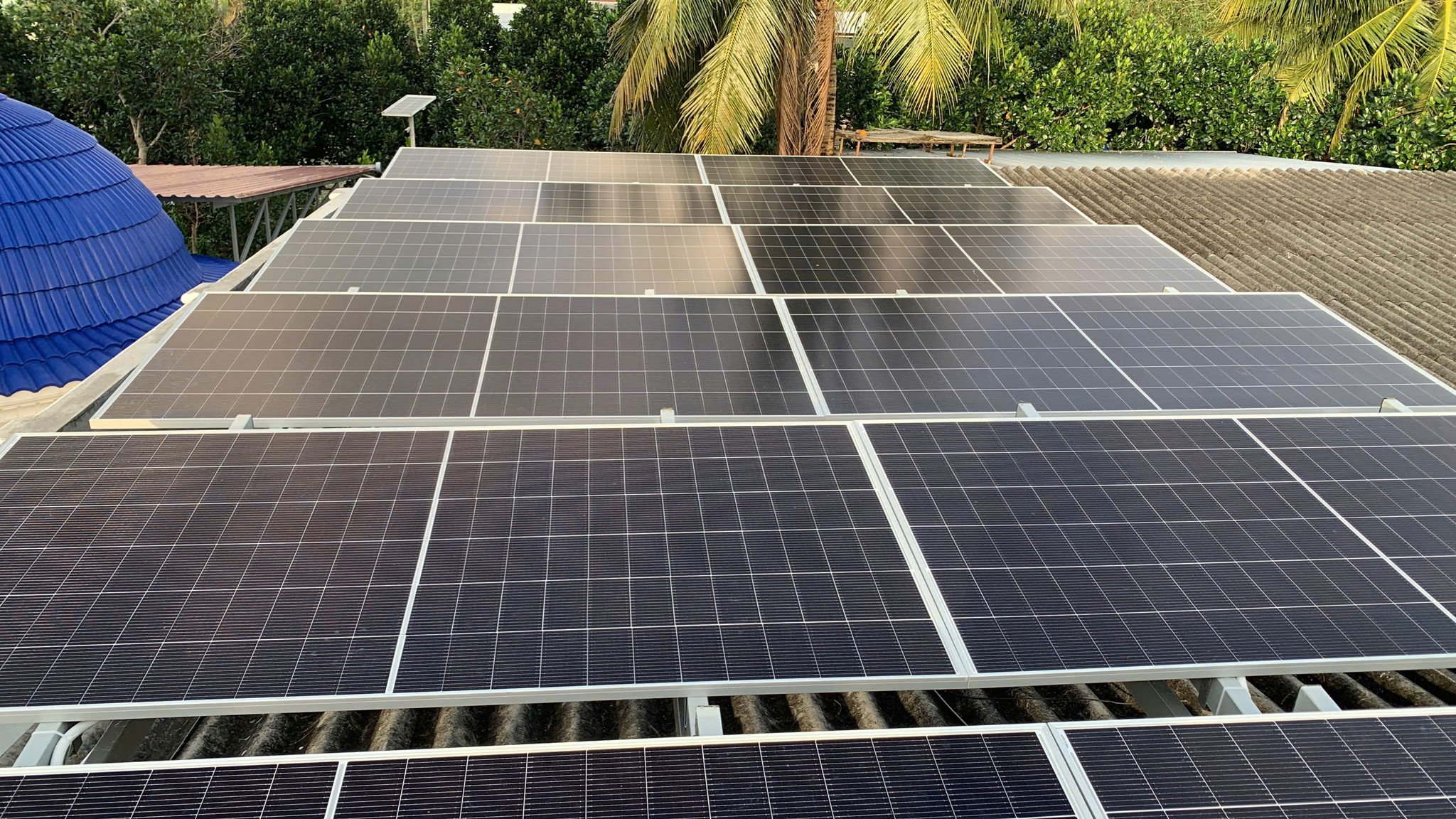 Hệ thống điện mặt trời hòa lưới 7 kwp có lưu trữ 10 kwh