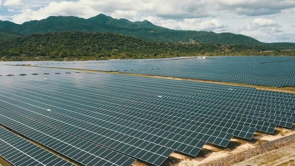 Ngành điện toàn cầu có thể giảm hơn 75% phát thải vào 2035
