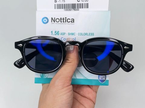 Review Tròng Kính Đổi Màu Khói Nottica 1.56