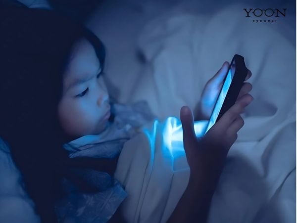 ÁNH SÁNG XANH ẢNH HƯỞNG NHƯ THẾ NÀO ĐẾN MẮT?