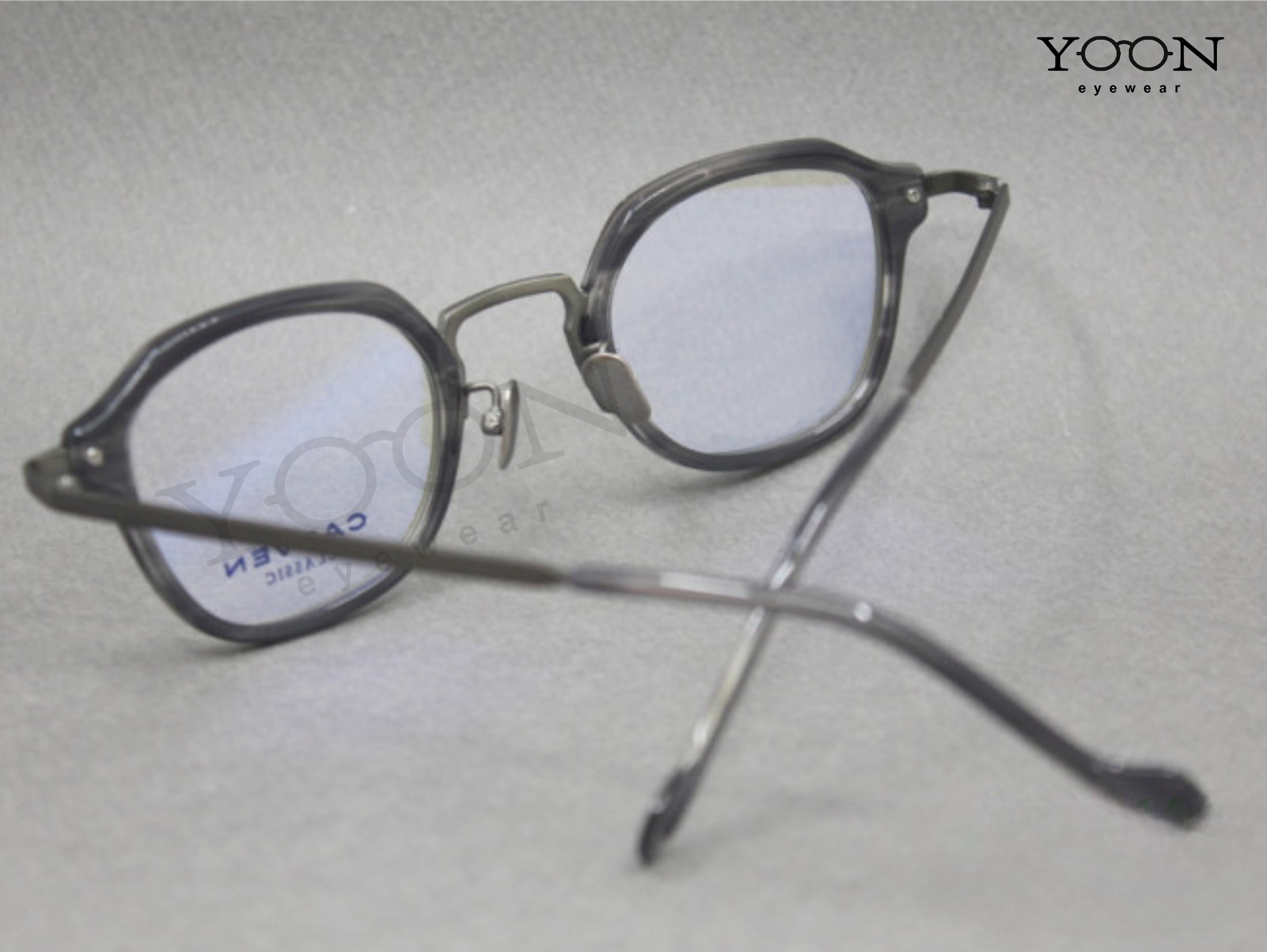Carven Force 1 C088 – Sự Kết Hợp Mạnh Mẽ Giữa Titanium Và Acetate