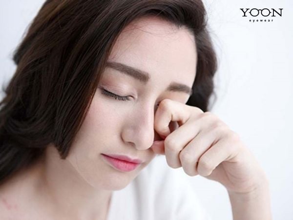 CHẮP MẮT ẢNH HƯỞNG NHƯ THẾ NÀO?