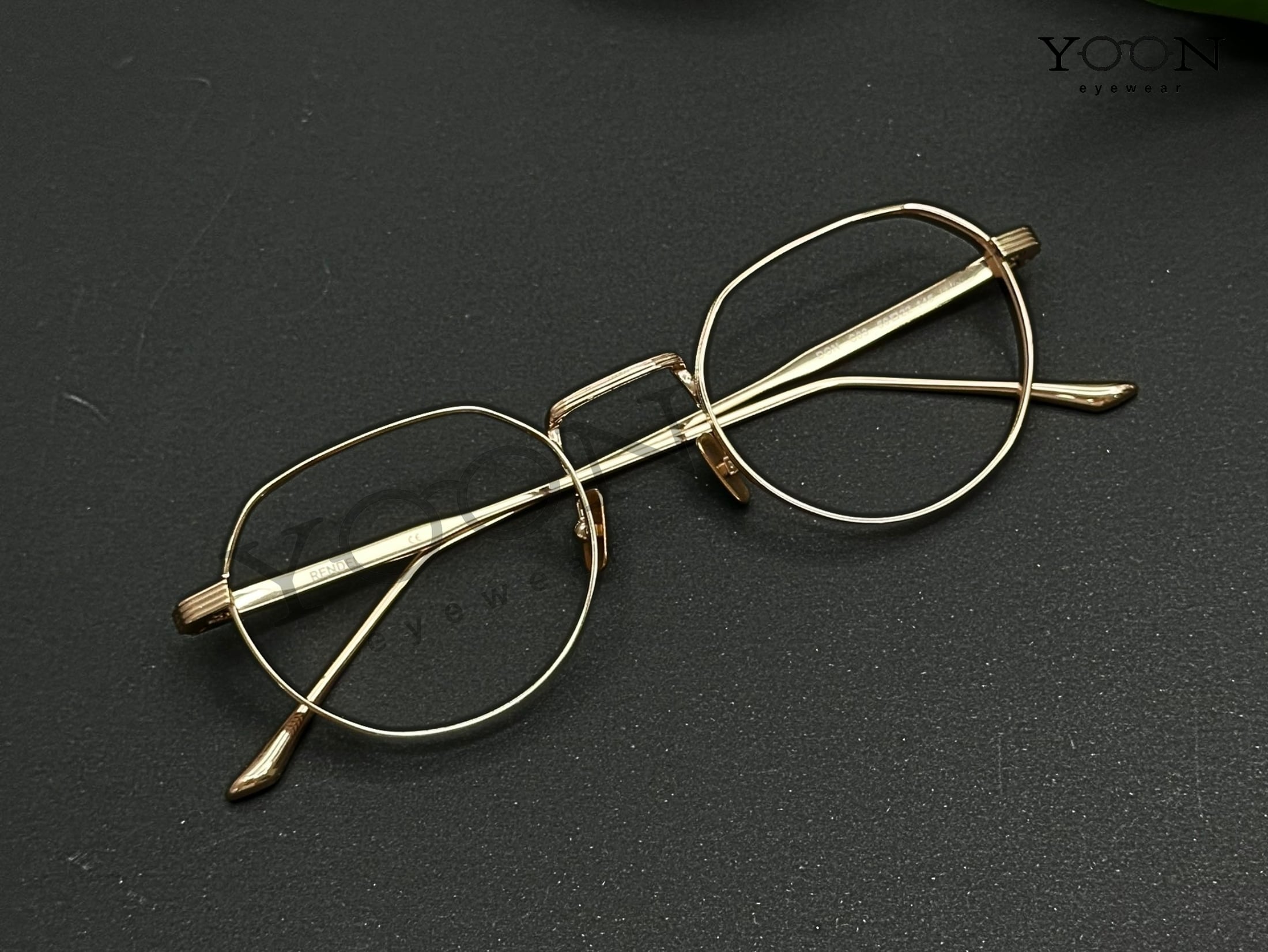 CHẤT LIỆU GỌNG KÍNH QUYẾT ĐỊNH ĐỘ BỀN VÀ SỰ THOẢI MÁI