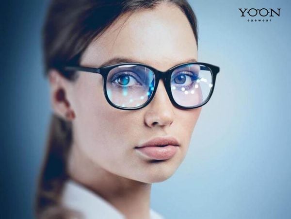 ĐIỂM KHÁC NHAU GIỮA TRÒNG KÍNH&nbsp;LỌC ÁNH SÁNG XANH VÀ CẮT ÁNH SÁNG XANH