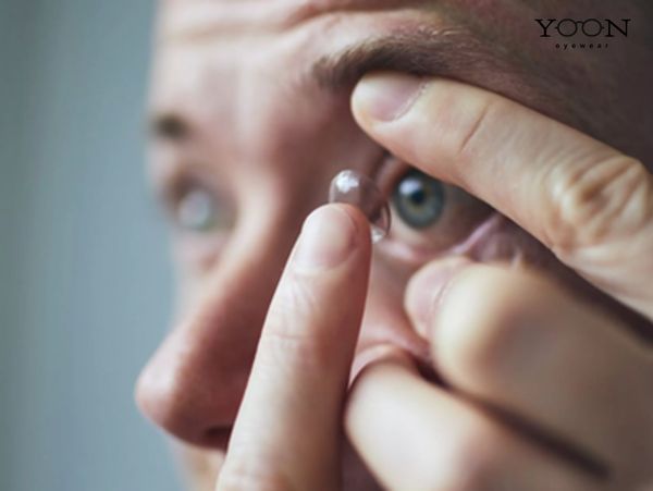 LỢI ÍCH CỦA VIỆC ĐEO KÍNH ÁP TRÒNG BAN ĐÊM