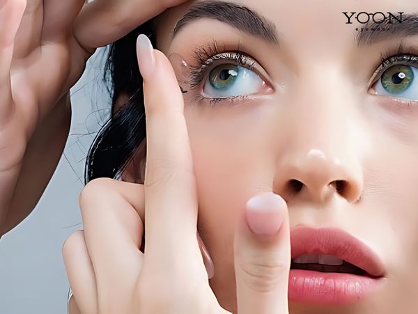 MỘT SỐ CHÚ Ý KHI ĐEO KÍNH ÁP TRỌNG THAY KÍNH CẬN