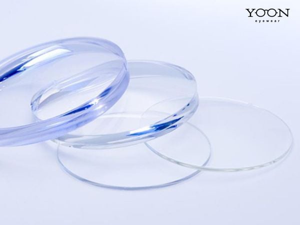 SO SÁNH TRÒNG KÍNH SIÊU MỎNG VÀ TRÒNG KÍNH THÔNG THƯỜNG