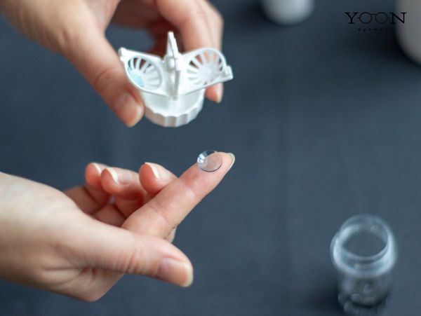 Sử Dụng Kính Áp Tròng Ban Đêm Ortho-K