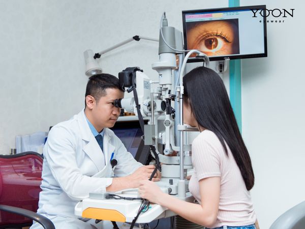 THÓI QUEN KHÁM MẮT ĐỊNH KỲ