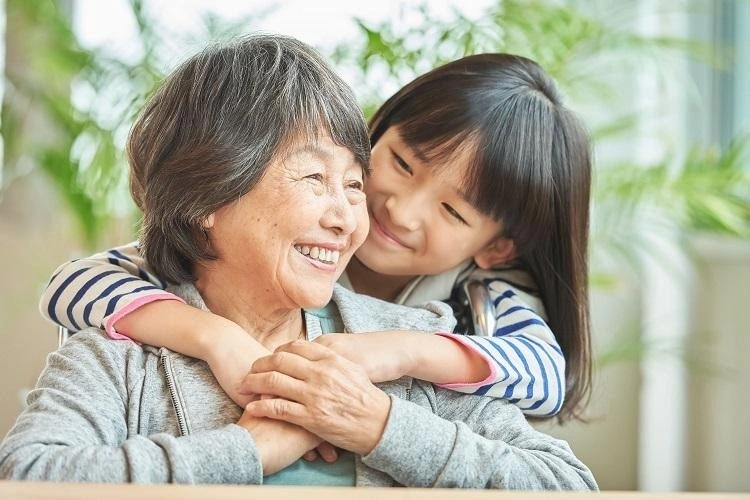 Chăm Sóc Trẻ Em Và Người Cao Tuổi Trong Môi Trường Ô Nhiễm Hiện Đại