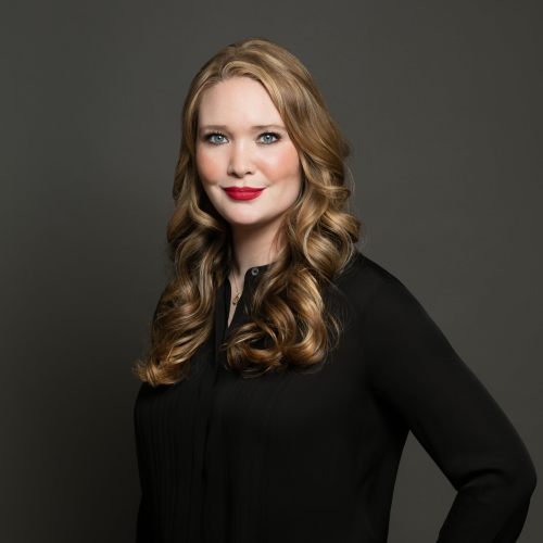 Sarah J. Maas