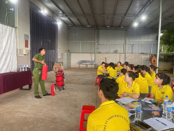 CÔNG TY TNHH MACCA ĐẮK LẮK TỔ CHỨC TẬP HUẤN CÔNG TÁC PHÒNG CHÁY CHỮA CHÁY