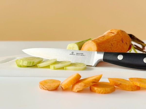 Dễ dàng thao tác khi gọt, cắt các loại thực phẩm