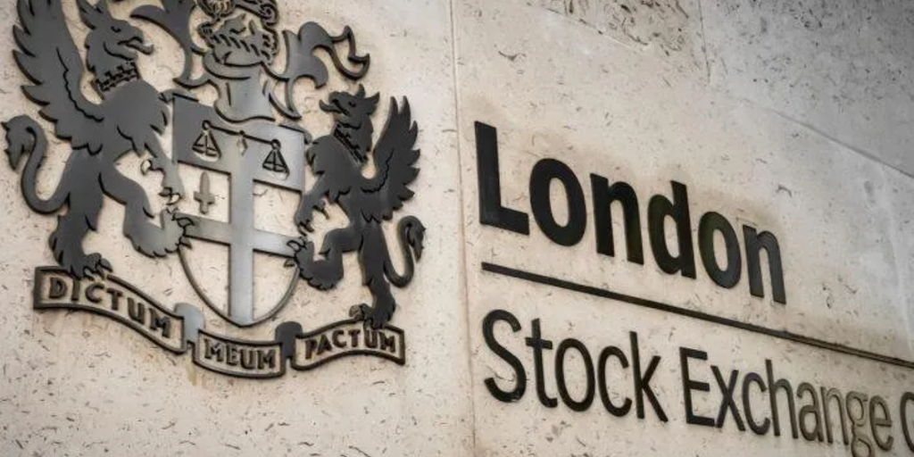 China issues first government green bond