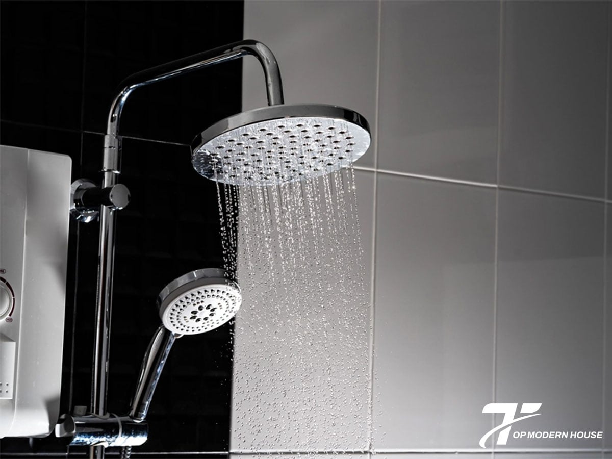 Áp lực nước chảy yếu khiến vòi sen không lên nước nóng