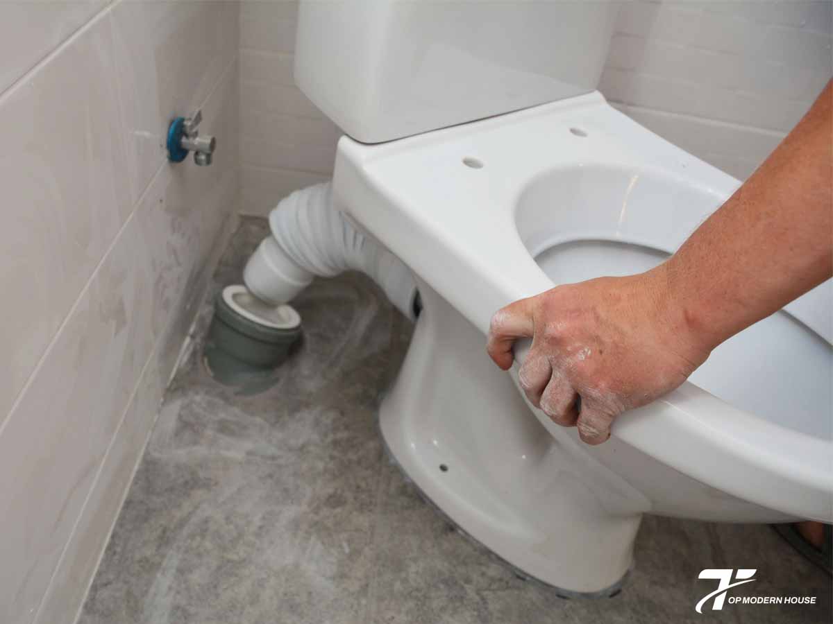 Bồn cầu lắp lệch ảnh hưởng đến tính thẩm mỹ của phòng tắm