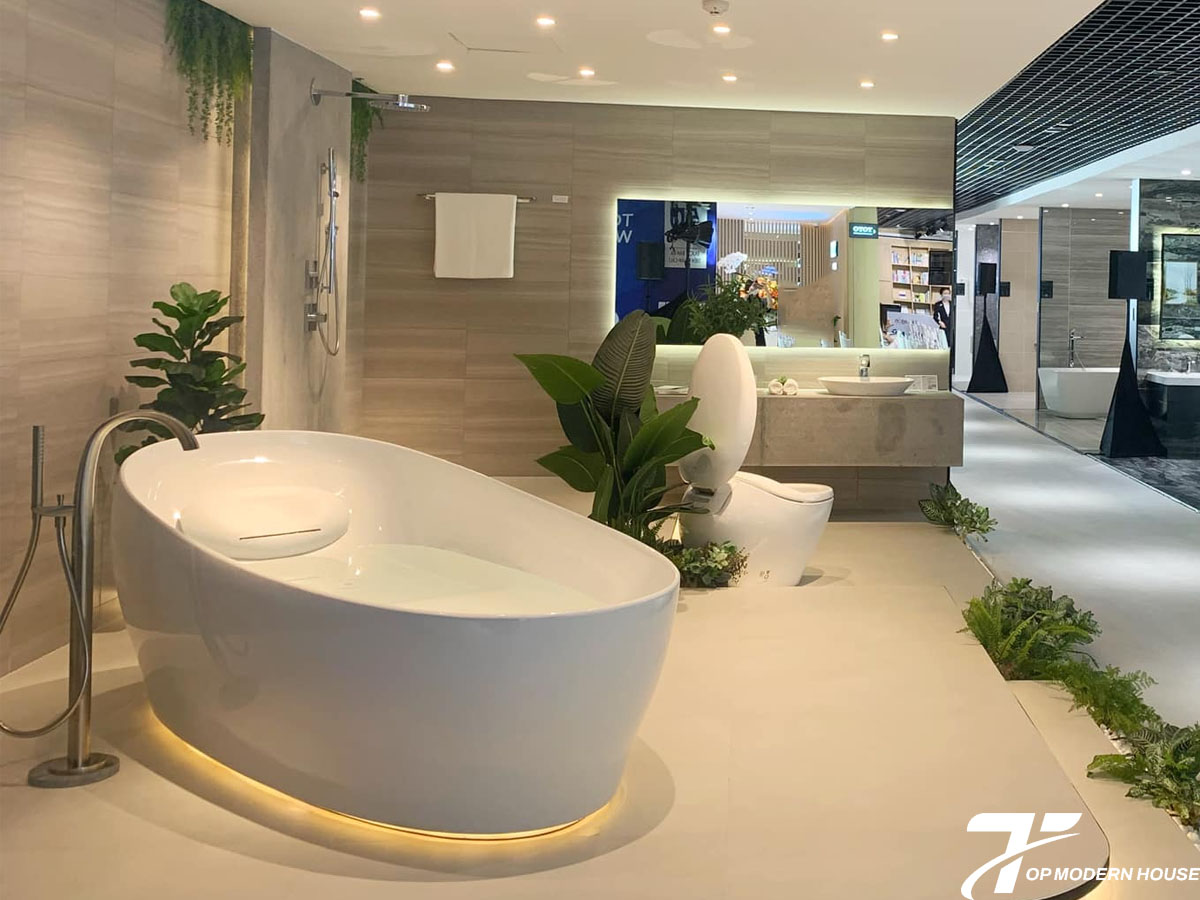 Bồn tắm massage TOTO tích hợp hệ thống sục khí hiện đại, mang lại cảm giác thư giãn tối đa.