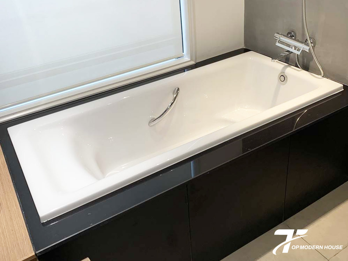 Mẫu bồn tắm xây áp dụng thiết kế Recline Comfort