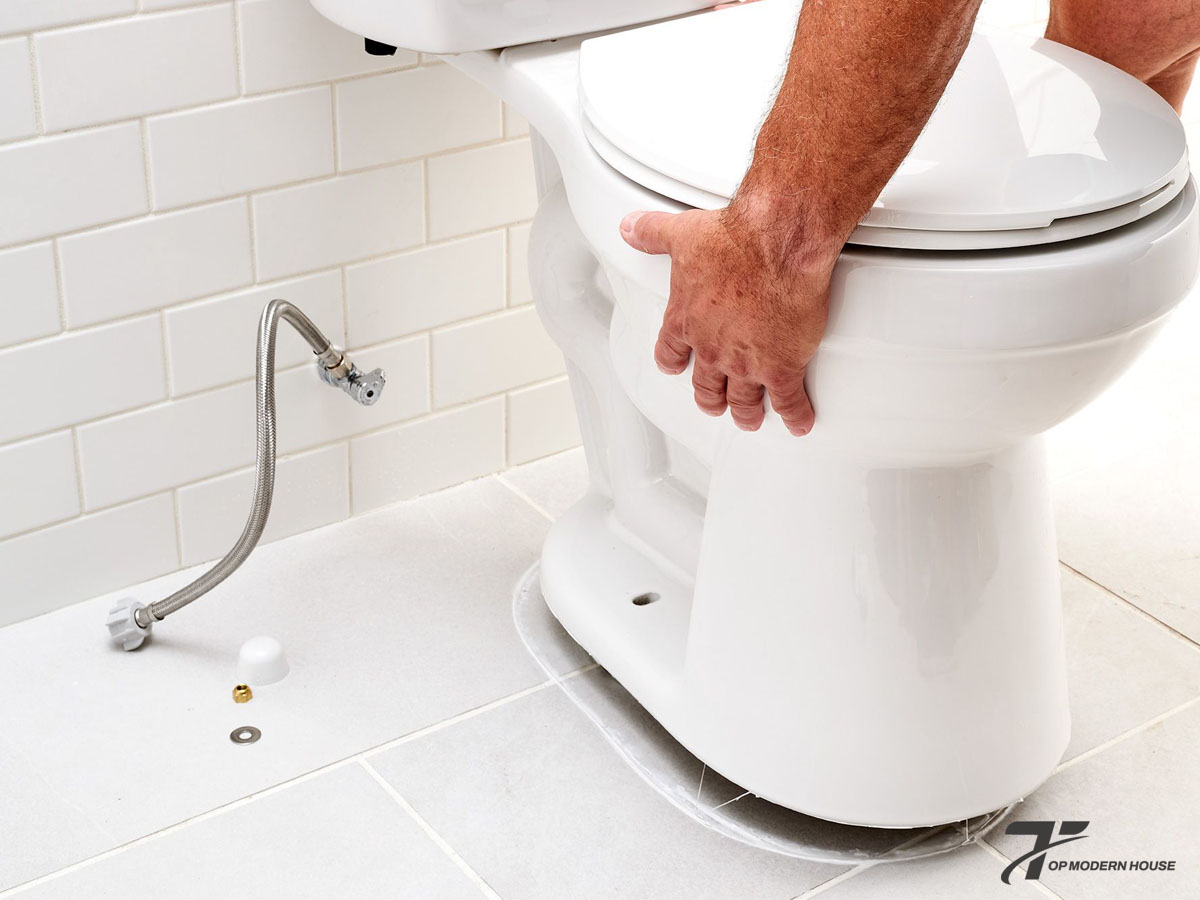 Bước 3: Đặt bồn cầu vào vị trí