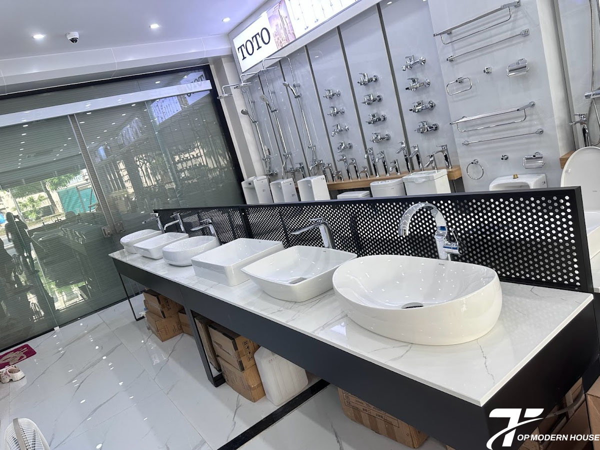 Bạn nên chọn mua vòi rửa mặt TOTO tại TOP MODERN HOUSE để đảm bảo chính hãng, giá tốt và dịch vụ tận tâm.