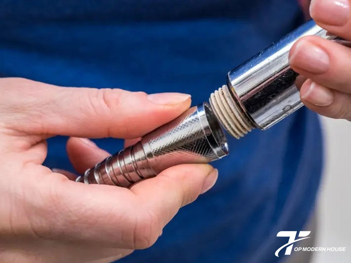 Mẹo xử lý vòi vệ sinh bị gãy đúng cách, hiệu quả