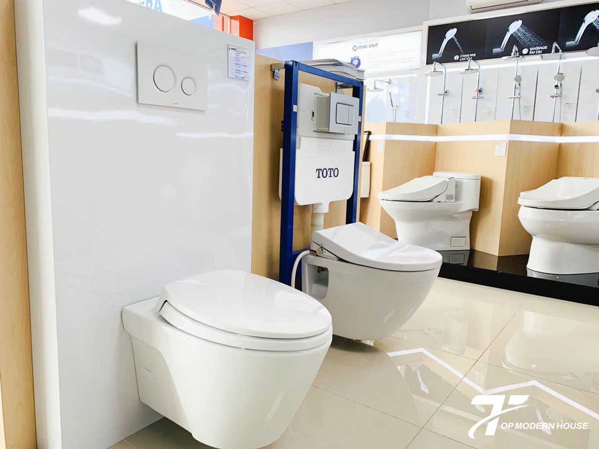 Két nước âm tường TOTO lắp ẩn trong tường, tiết kiệm không gian và tăng tính thẩm mỹ cho phòng tắm.