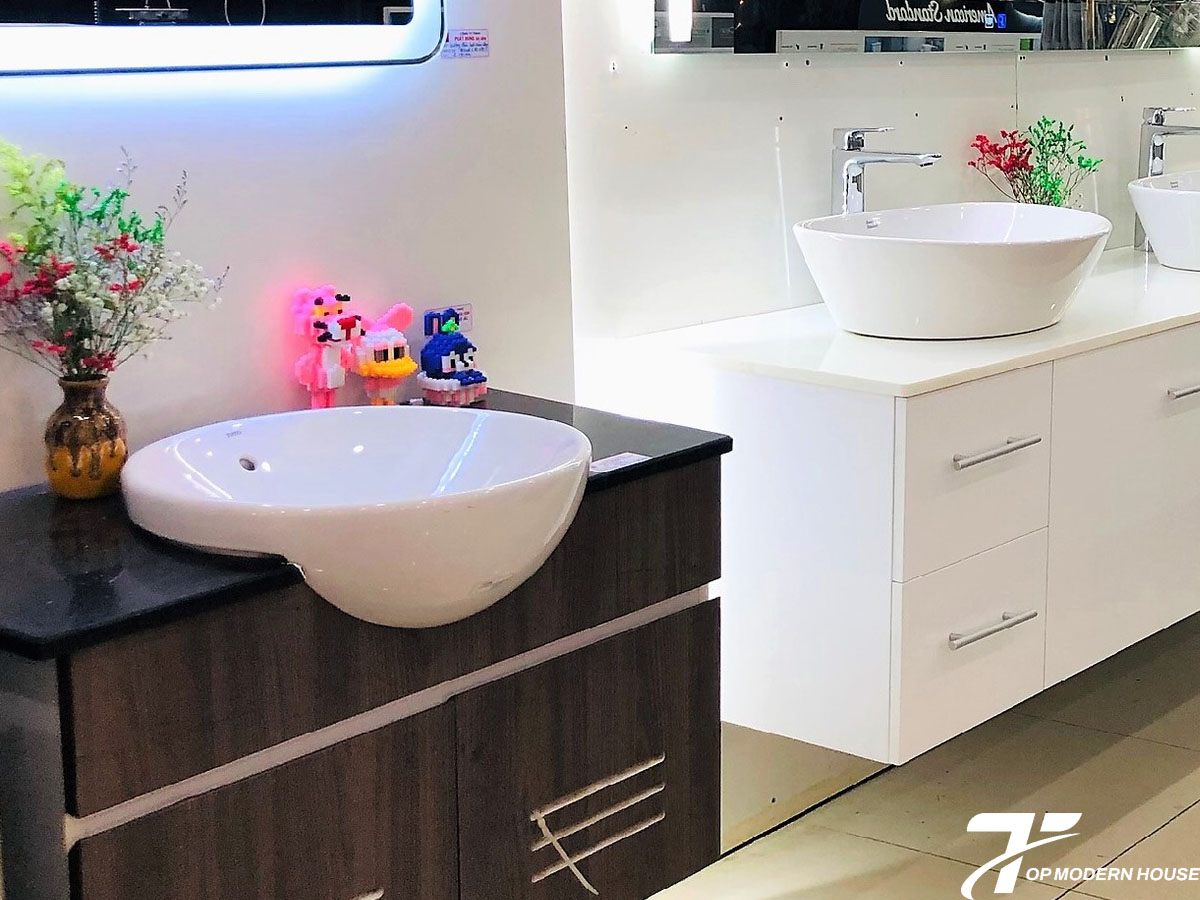 Lavabo bán âm TOTO nhập khẩu sở hữu thiết kế tinh tế, lắp đặt gọn gàng, phù hợp mọi không gian hiện đại.