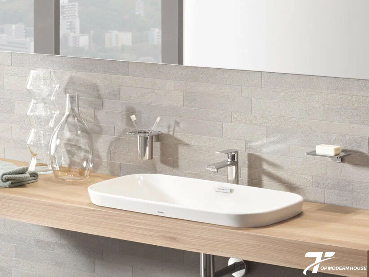 Lô bàn chải TOTO cao cấp là phụ kiện phòng tắm sang trọng, thiết kế tinh tế, chất liệu bền đẹp, giúp giữ vệ sinh và tối ưu không gian.