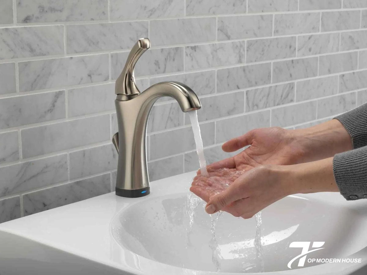 Ưu tiên chọn vòi nước từ thương hiệu uy tín, có lõi van chất lượng và thiết kế tối ưu áp lực để đảm bảo dòng chảy mạnh, ổn định.