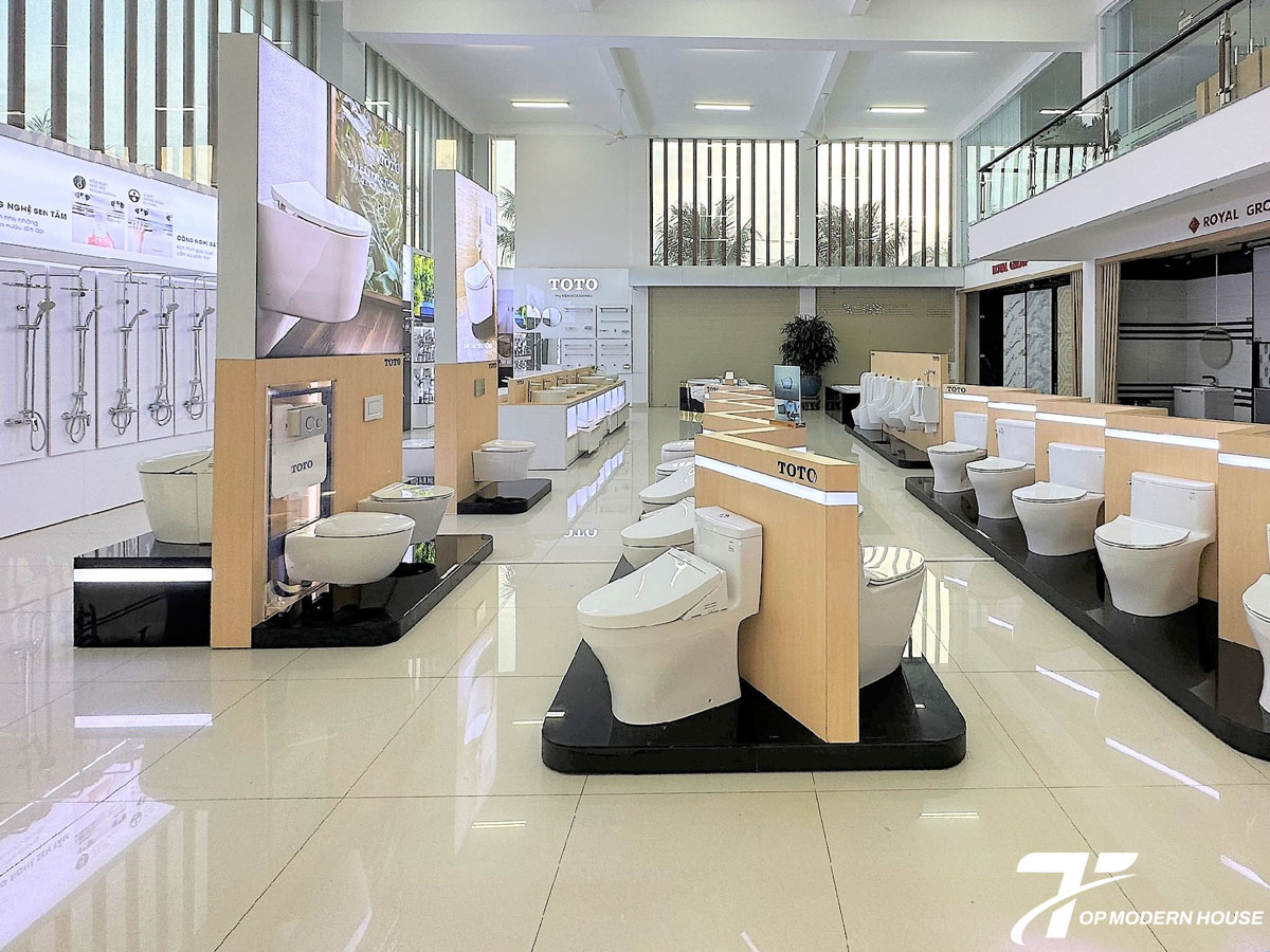 Mua bồn cầu TOTO 2 khối tại showroom, cửa hàng