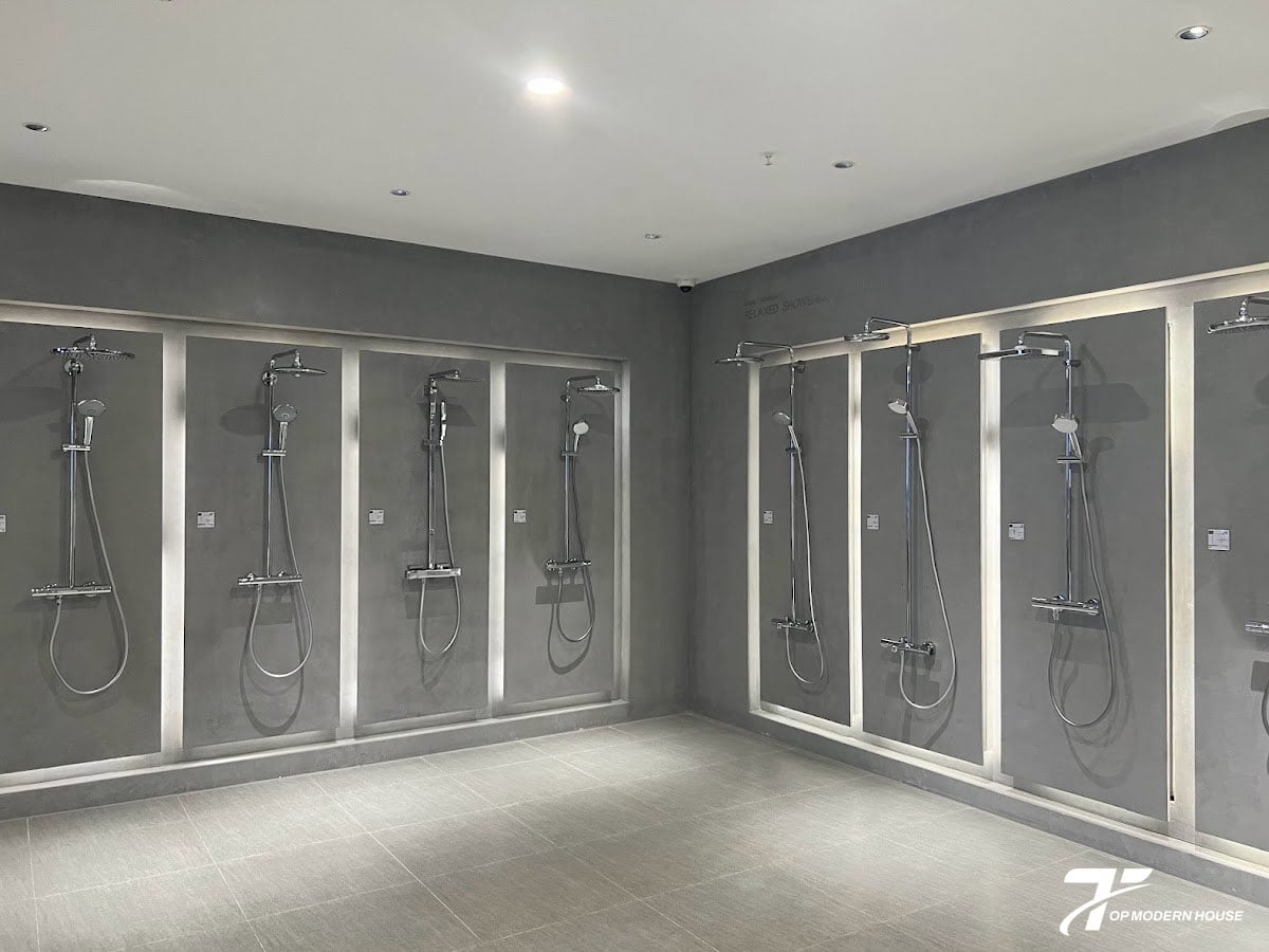 Nếu bạn ưu tiên độ bền và phù hợp với khí hậu Việt Nam, hãy chọn sen tắm TOTO; nếu thích thiết kế sang trọng phong cách châu Âu, Grohe là lựa chọn phù hợp.