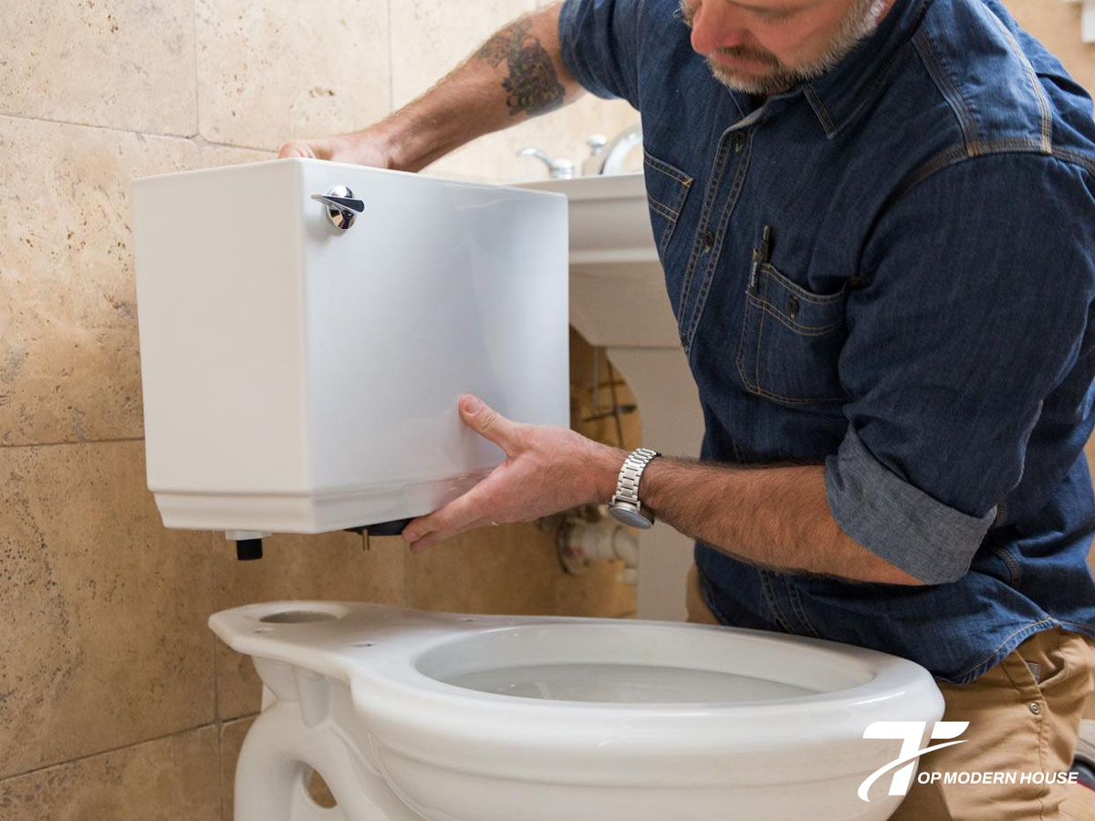 Thay mới két nước nếu bị nứt hoặc rò rỉ