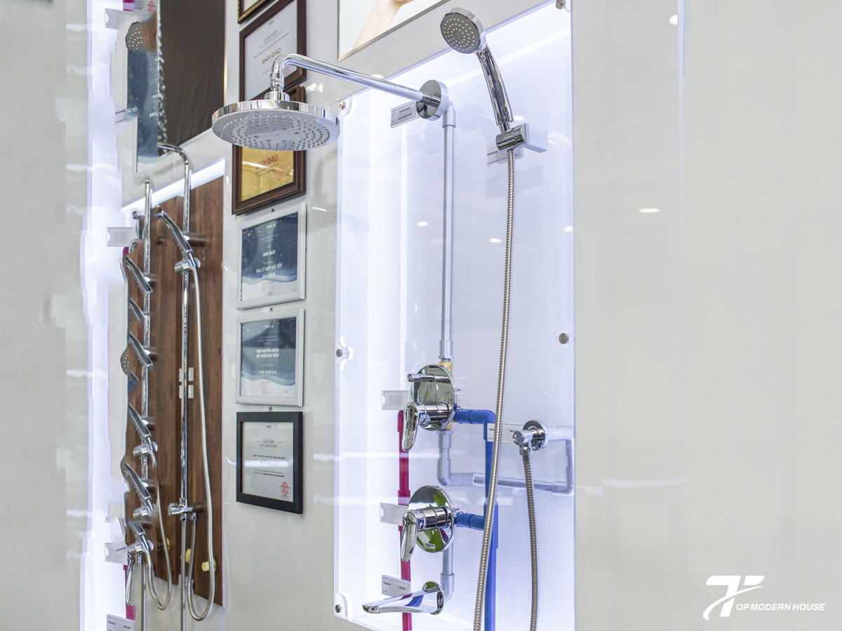 Bộ sen âm tường 3 đường nước nổi bật với thiết kế thẩm mỹ, tiết kiệm không gian, vận hành êm ái và điều khiển linh hoạt nhiều chế độ tắm.