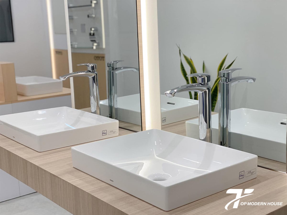 Vòi rửa lavabo TOTO có nóng lạnh TLG09305V