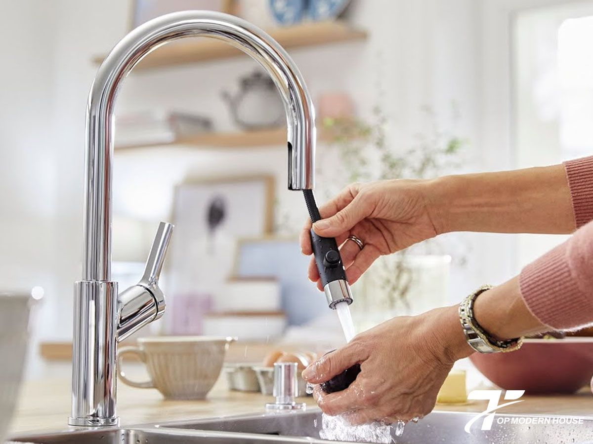 Vòi rửa bát TOTO rất bền nhờ chất liệu đồng thau cao cấp và lớp mạ chống ăn mòn vượt trội.