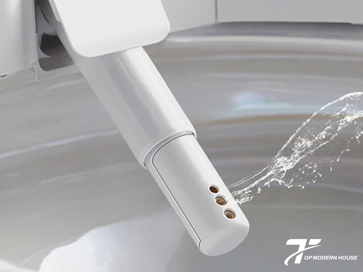 Vòi xịt nắp bồn cầu thông minh ra nước lạnh gây khó chịu và làm giảm trải nghiệm thoải mái khi sử dụng.