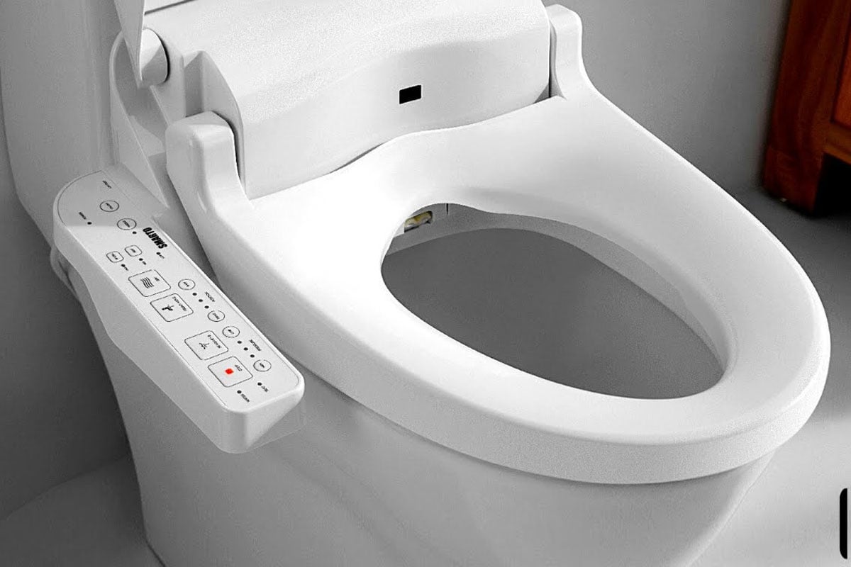 Vòi xịt nắp rửa điện tử TOTO WASHLET hoạt động bất thường