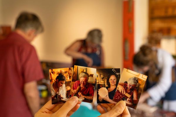 Cui-lu-art-space-wood-carving-workshop-guests-2