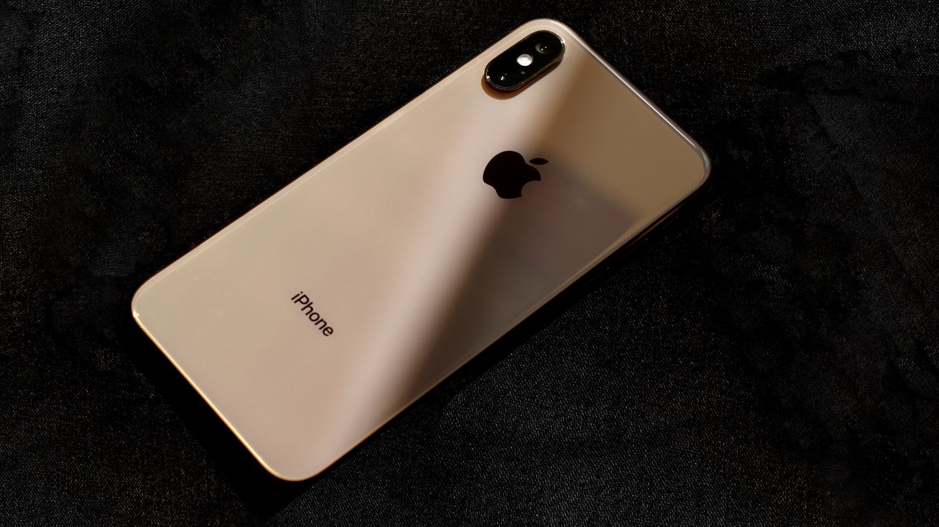 Thay pin iPhone X có cần chính hãng không? So sánh pin zin và pin Pisen