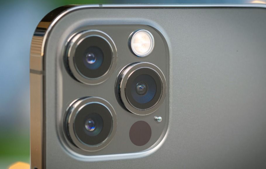 Thay camera sau iPhone 12 Pro Max