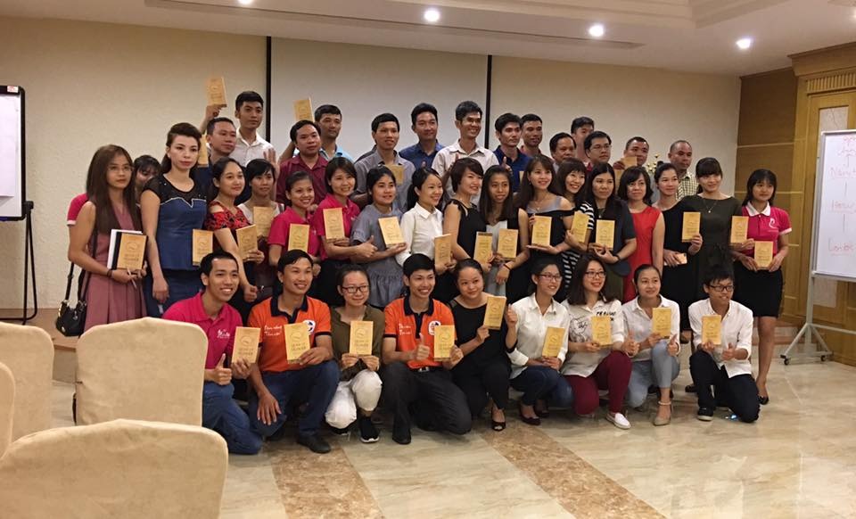 Chuyện doanh nhân Đặng Quang Trí tặng 10.000 cuốn sách “Quản lý nghiệp”