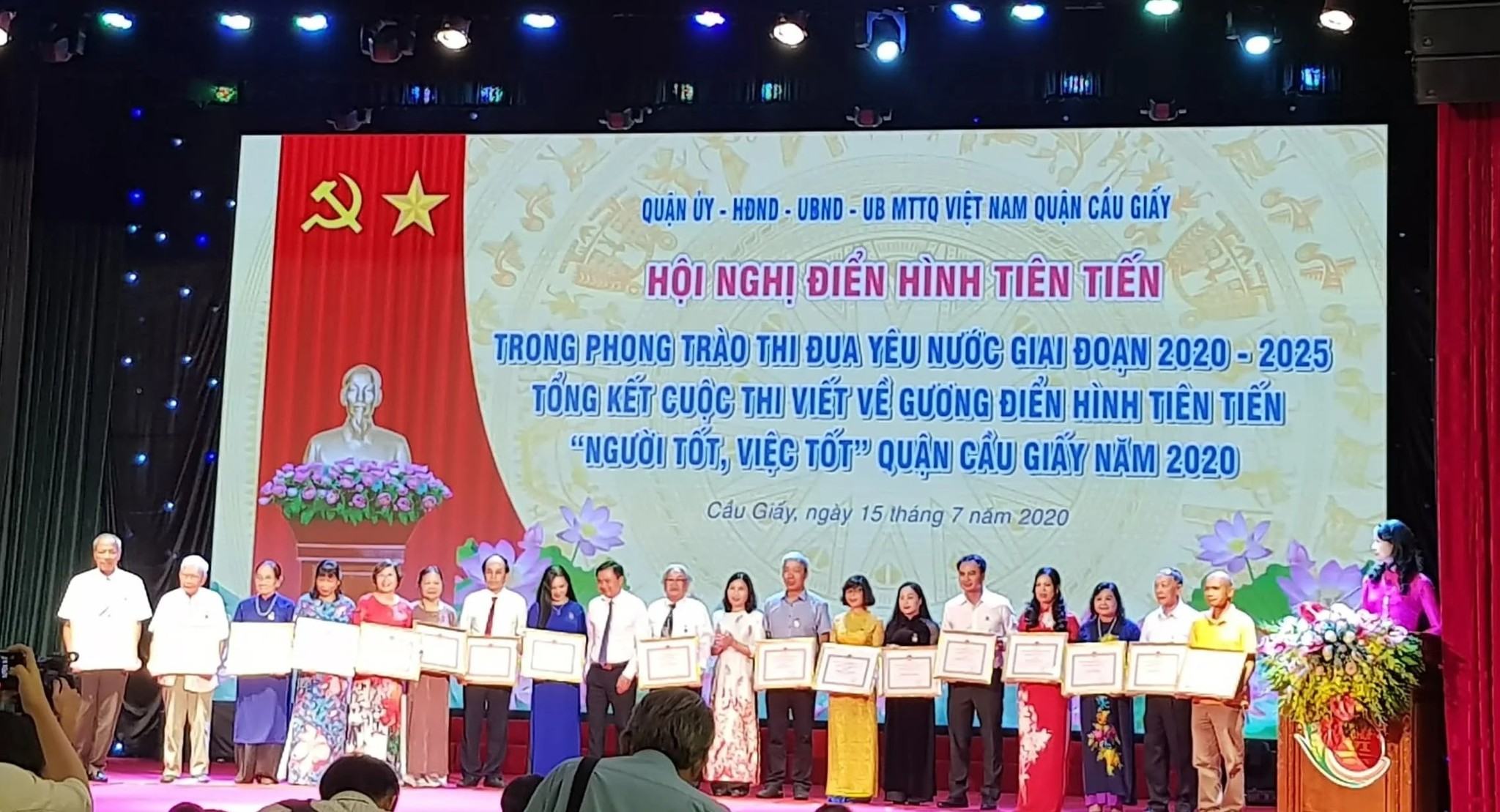 Thái Hà Books vinh dự nhận Giấy Khen vì những đóng góp tích cực trong công tác phòng, chống dịch COVID-19