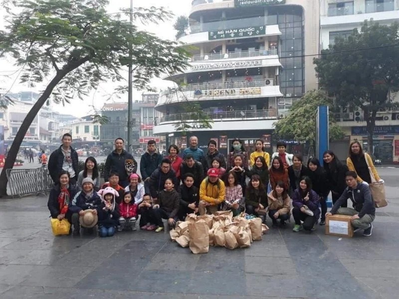 Chương trình “Tặng sách đồng hành cùng các nhóm bảo vệ môi trường”